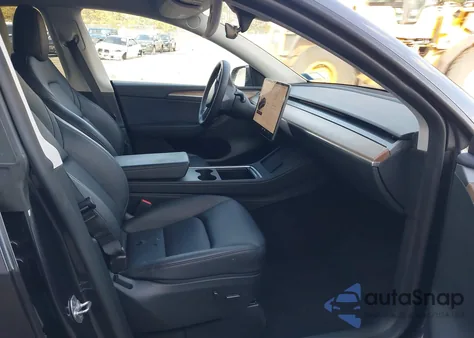 2024 Tesla Model Y Long Range Dual Motor All-Wheel Drive/Rwd from USA, damaged, VIN 7SAYGDED1RF092383